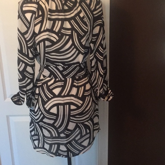 CLASSY FUN DRESS - Picture 5 of 8